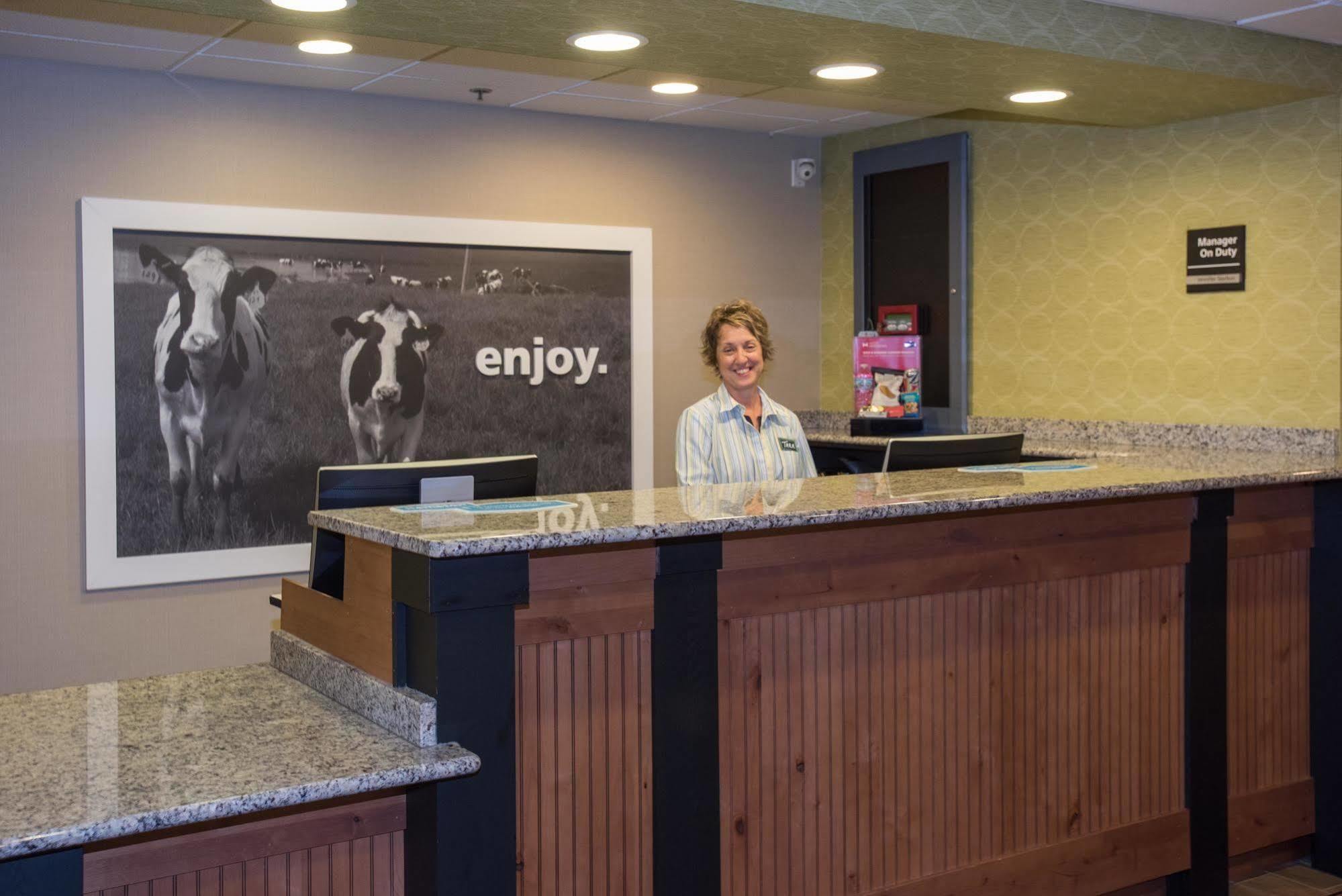 Hampton Inn Wooster Exterior foto